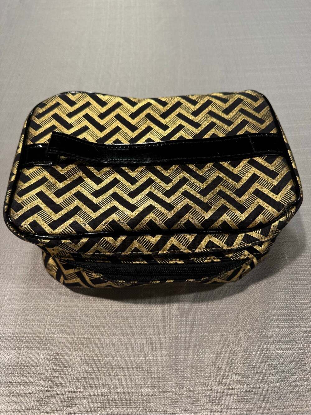 Kestrel Travel Cosmetic Makeup Organizer – Black Gold Geometric